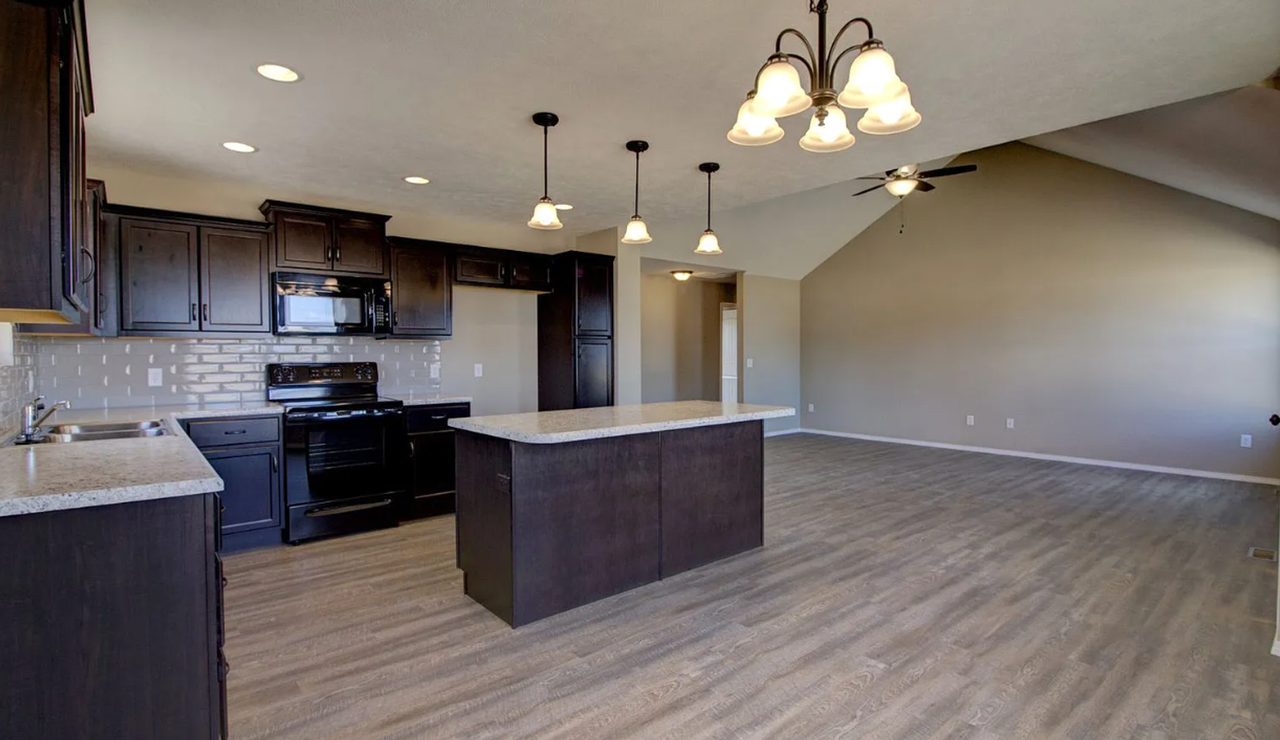 479 W Grace St - Photo 3 of 10