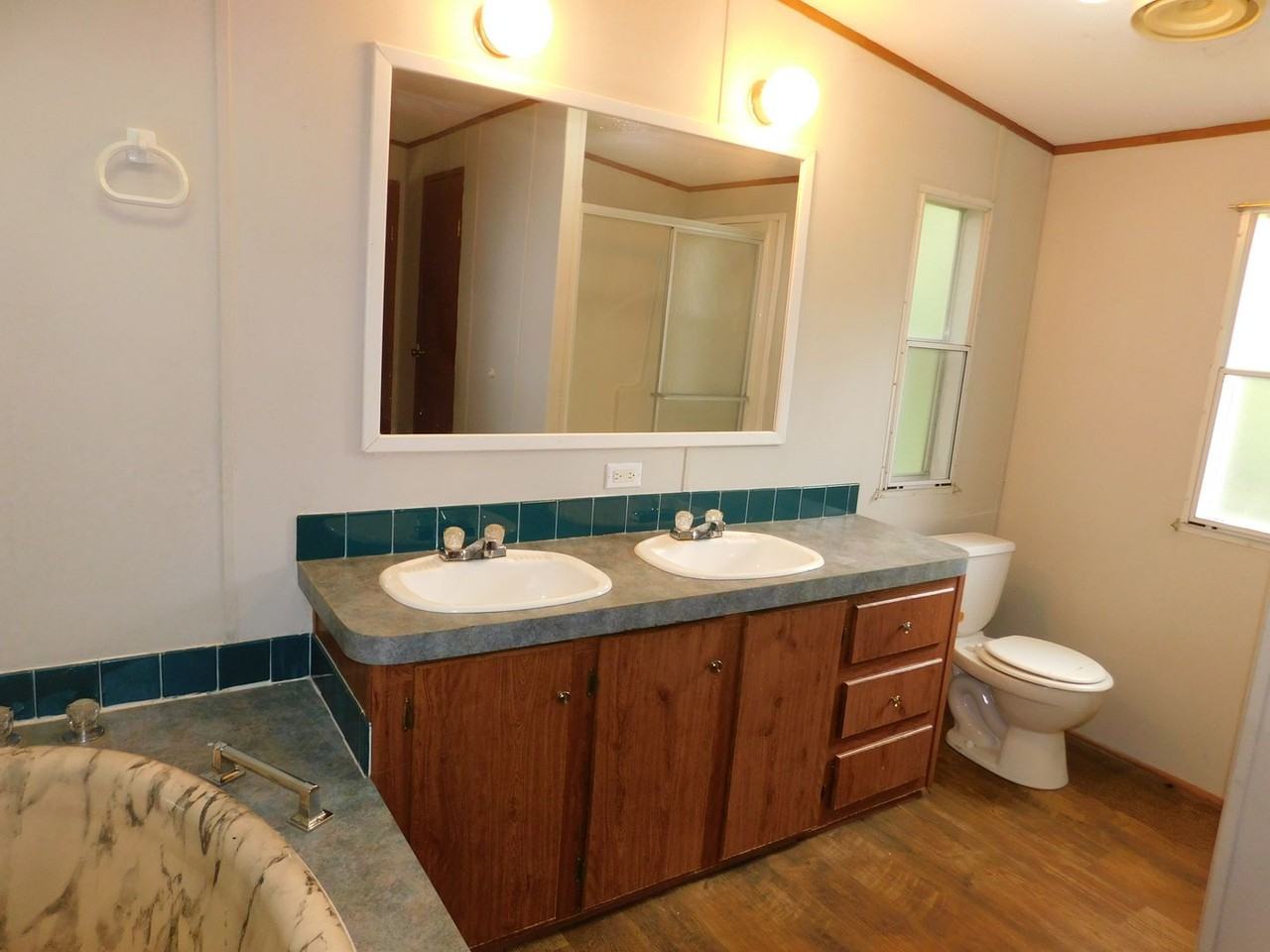 22540 Henry St - Photo 7 of 12