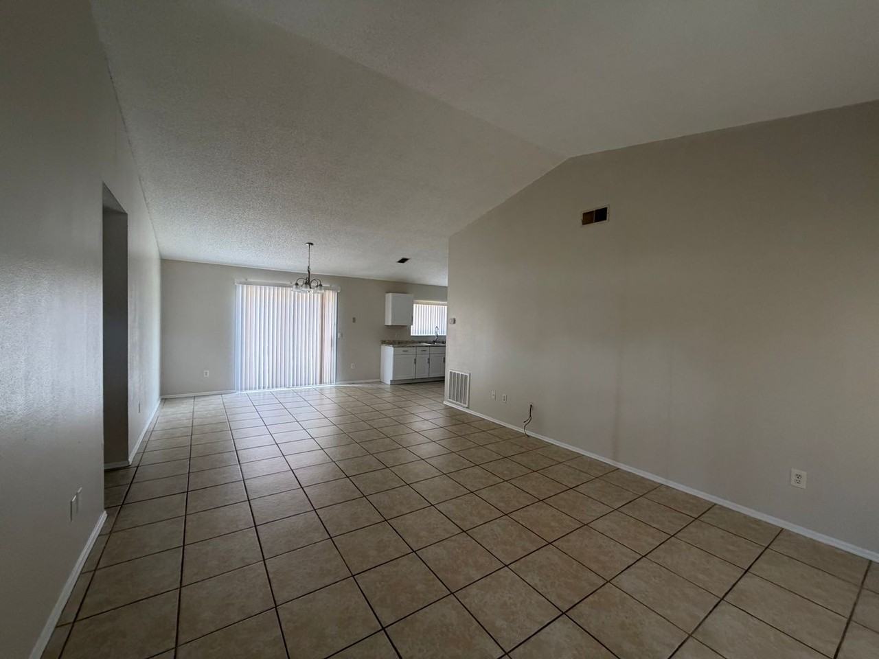 73 Olive Dr - Photo 4 of 19