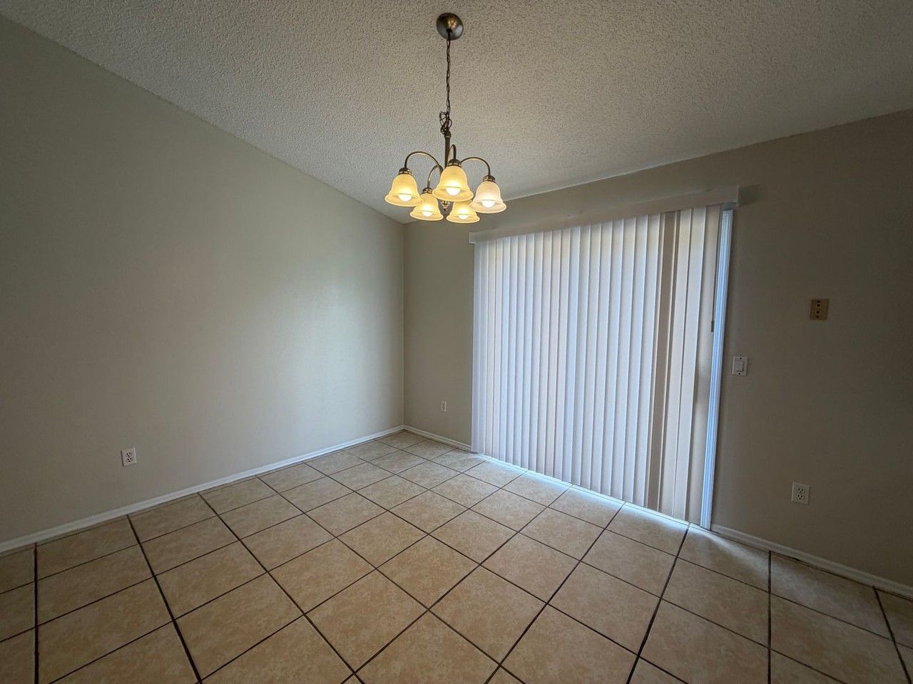 73 Olive Dr - Photo 5 of 19