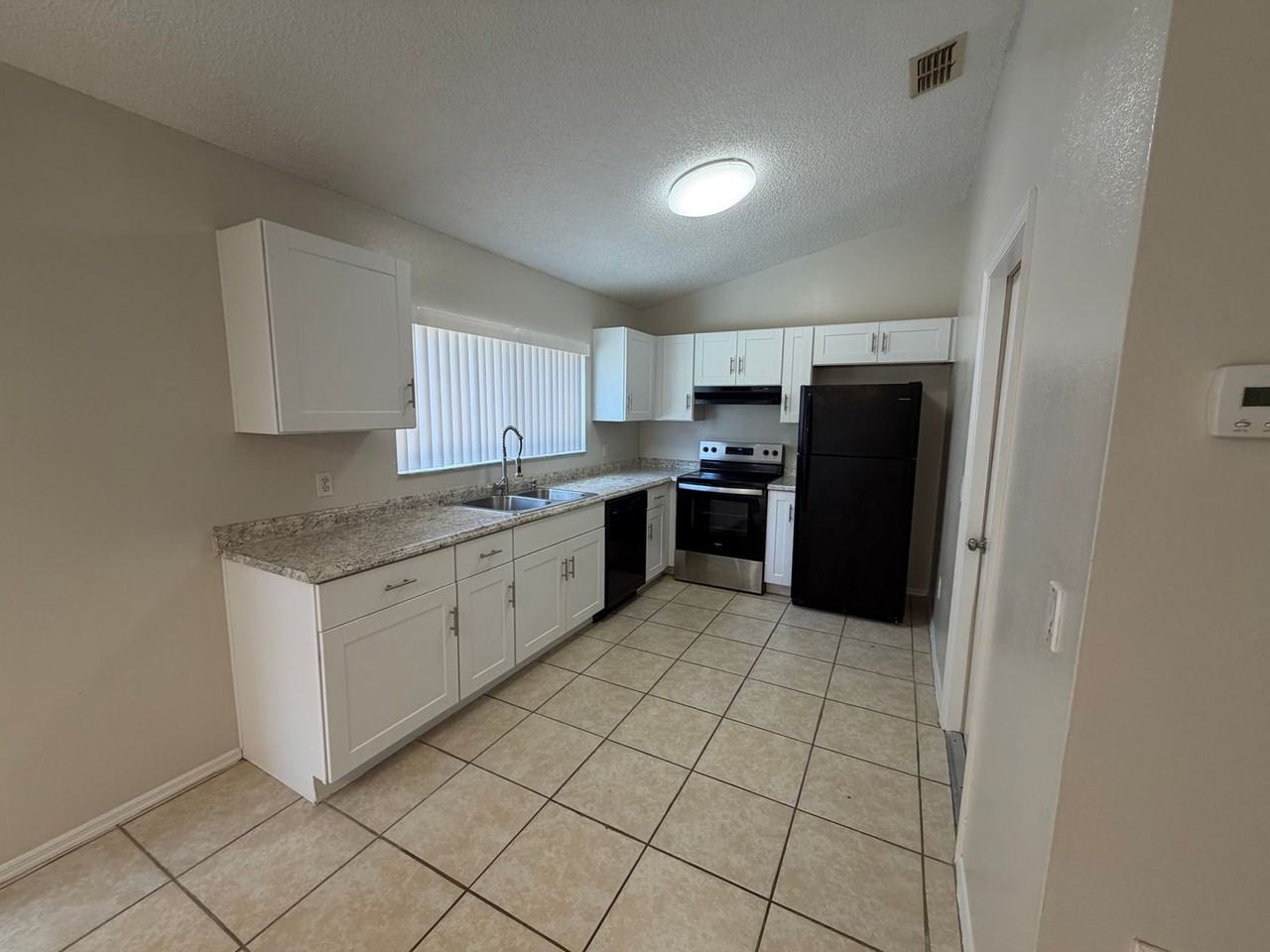73 Olive Dr - Photo 6 of 19