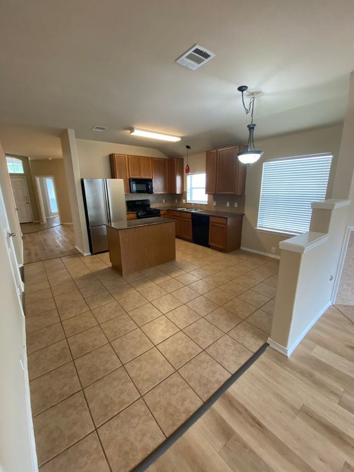 2307 Paradise Ridge Dr - Photo 2 of 16