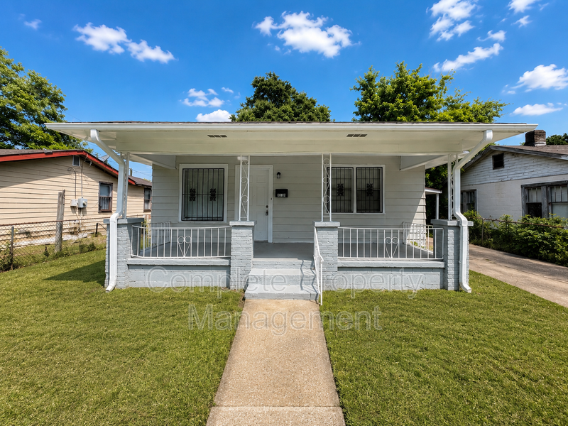 6112 Blocton Ave - Photo 2 of 18
