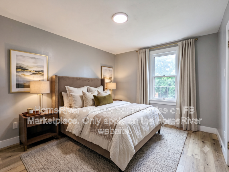 1323 Leaside Dr - Photo 3 of 22
