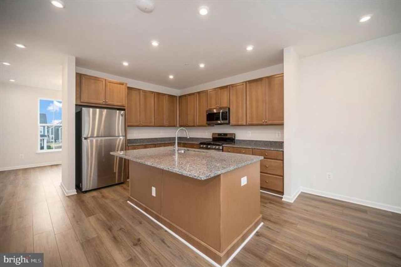 325 Crab Apple Dr - Photo 3 of 24