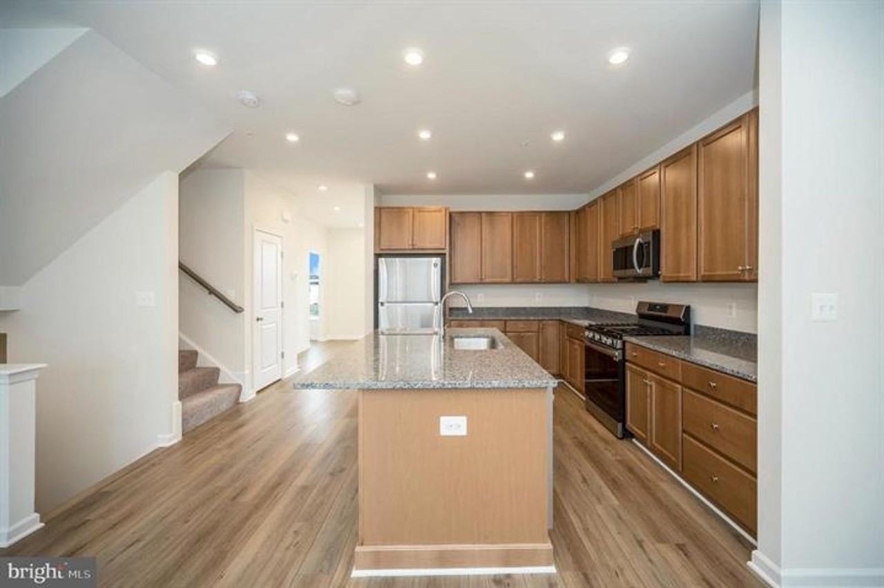325 Crab Apple Dr - Photo 4 of 24