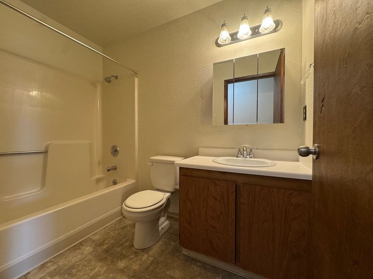 4139 D St - Photo 3 of 11
