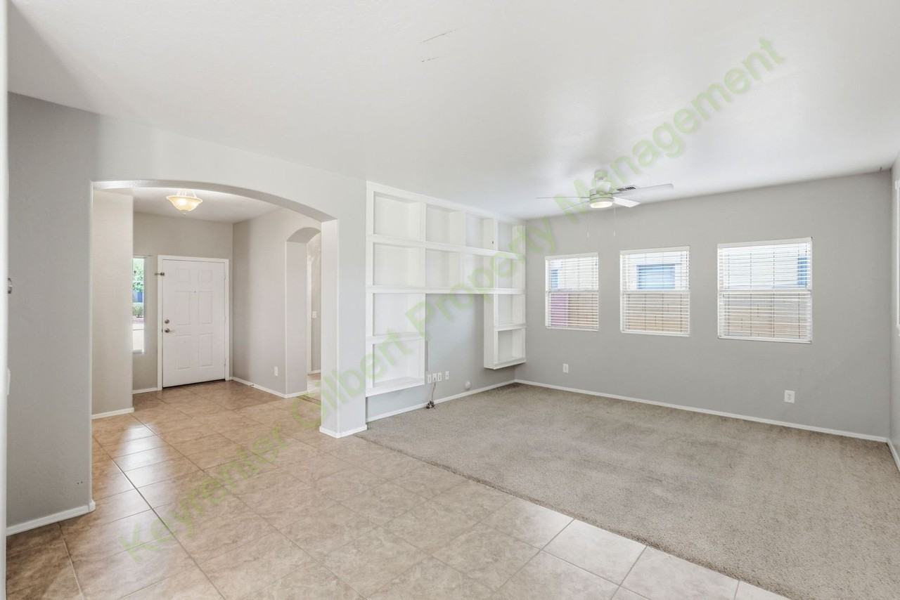 35734 N Zachary Rd - Photo 5 of 37
