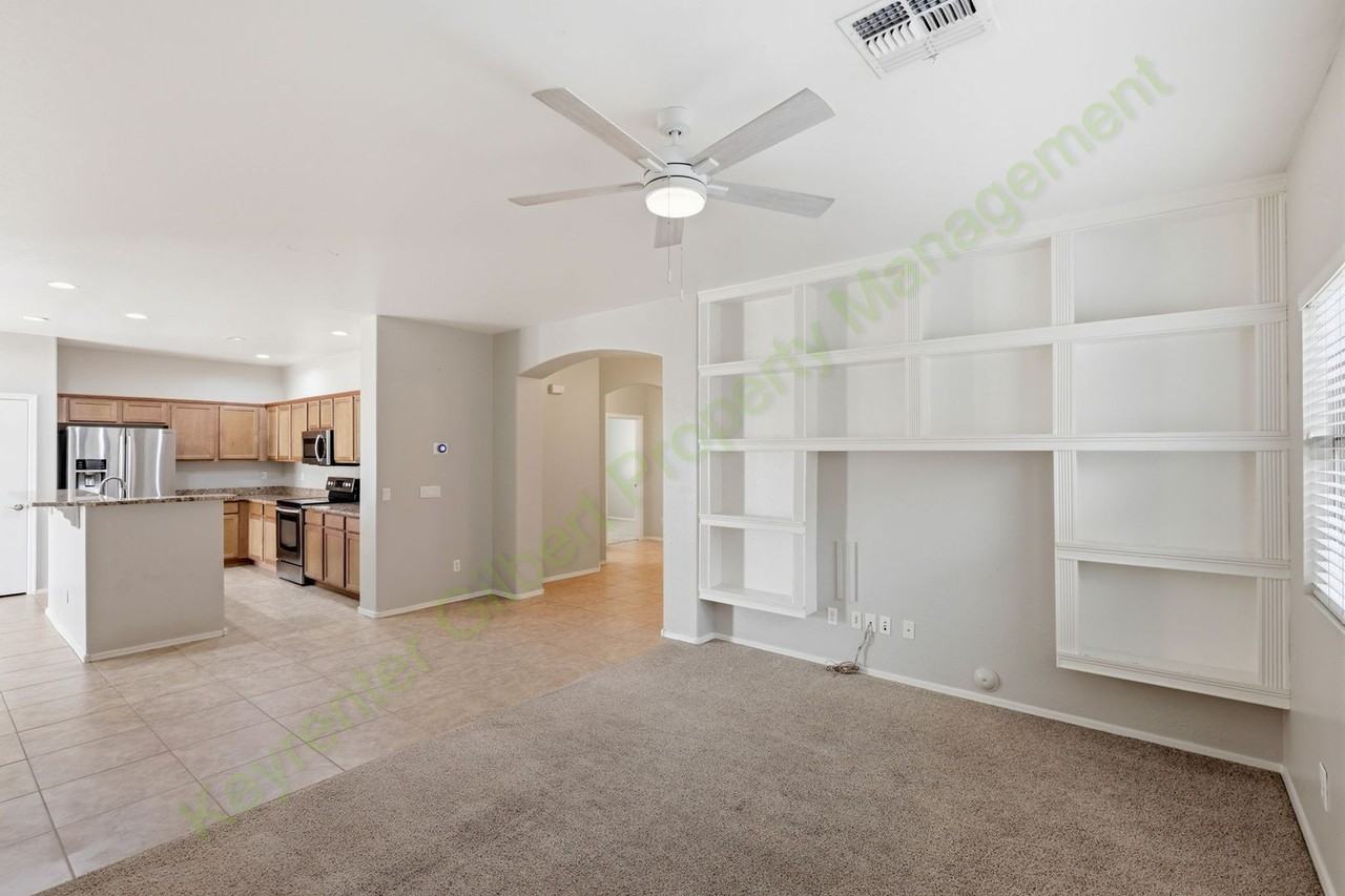 35734 N Zachary Rd - Photo 6 of 37