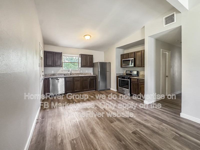 4814 Castle Arms - Photo 4 of 24