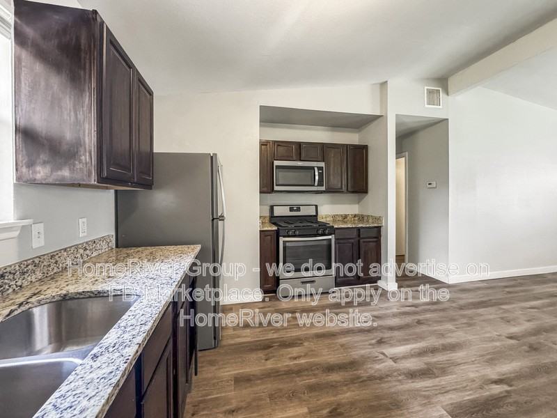 4814 Castle Arms - Photo 5 of 24