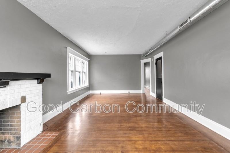 81 Saranac Ave - Photo 5 of 21