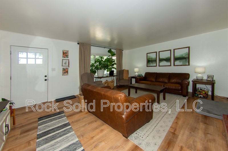 5512 Frederick Dr - Photo 4 of 31