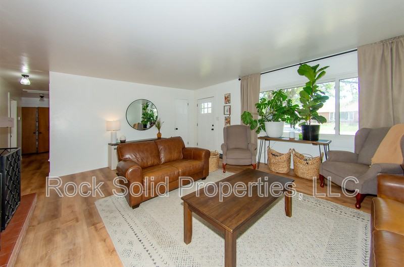 5512 Frederick Dr - Photo 5 of 31