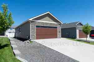 featured image of 3519 Blue Feather Trl