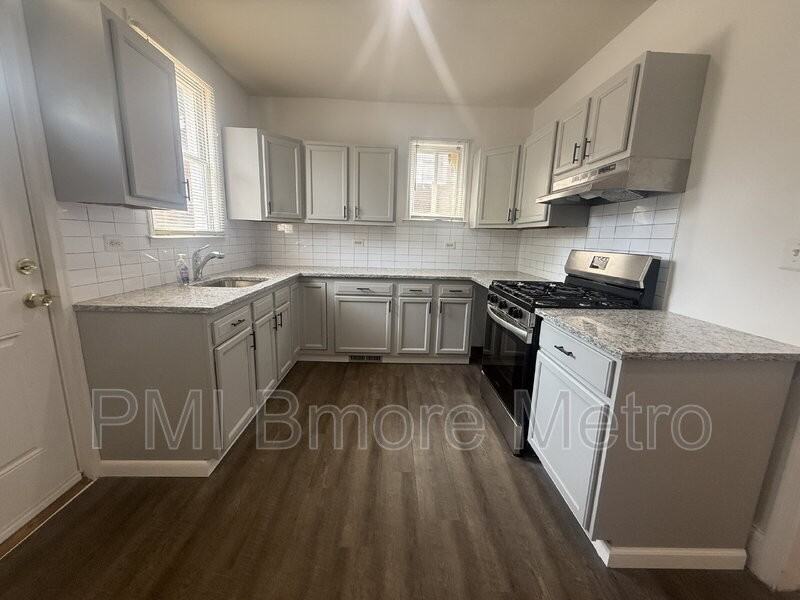 519 E Cold Spring Ln - Photo 5 of 19
