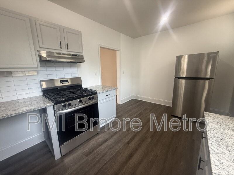519 E Cold Spring Ln - Photo 6 of 19