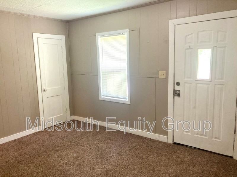 108 Muse St - Photo 2 of 17