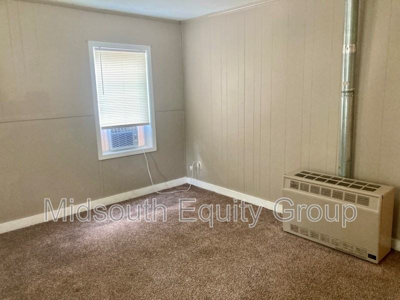 108 Muse St - Photo 3 of 17
