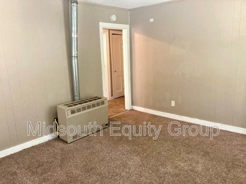 108 Muse St - Photo 4 of 17