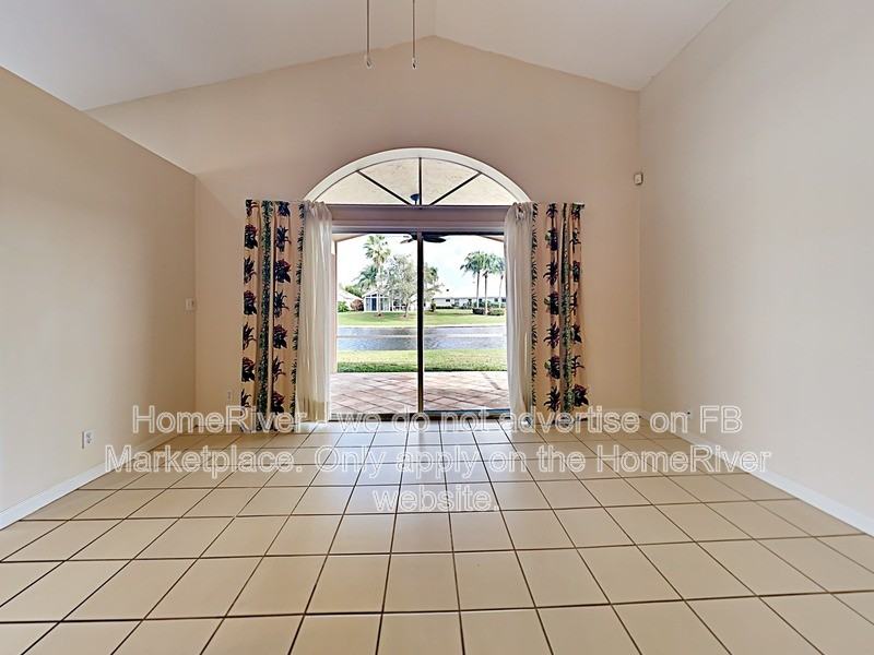 7512 Stirling Bridge Blvd N - Photo 6 of 32