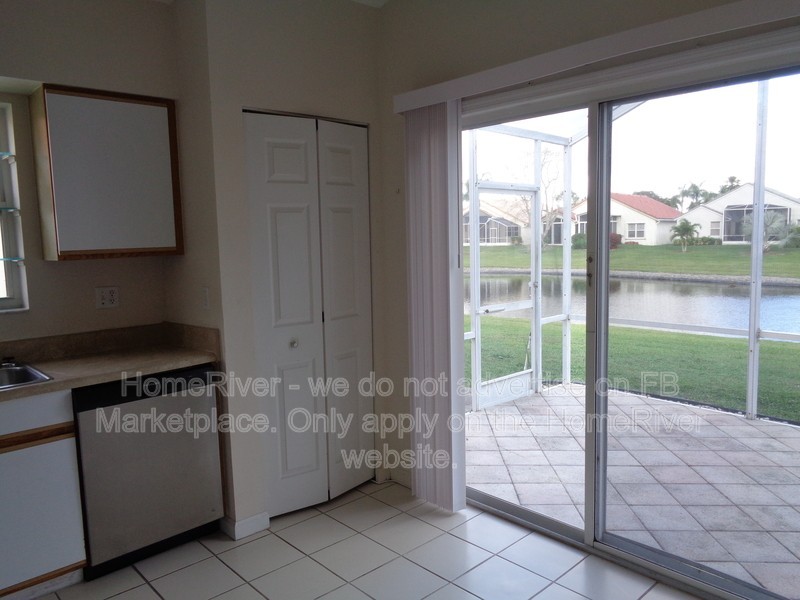 7512 Stirling Bridge Blvd N - Photo 7 of 32