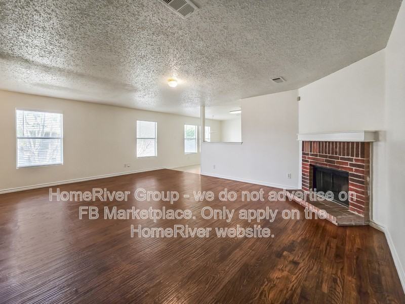 8011 Mosstree Dr - Photo 4 of 21