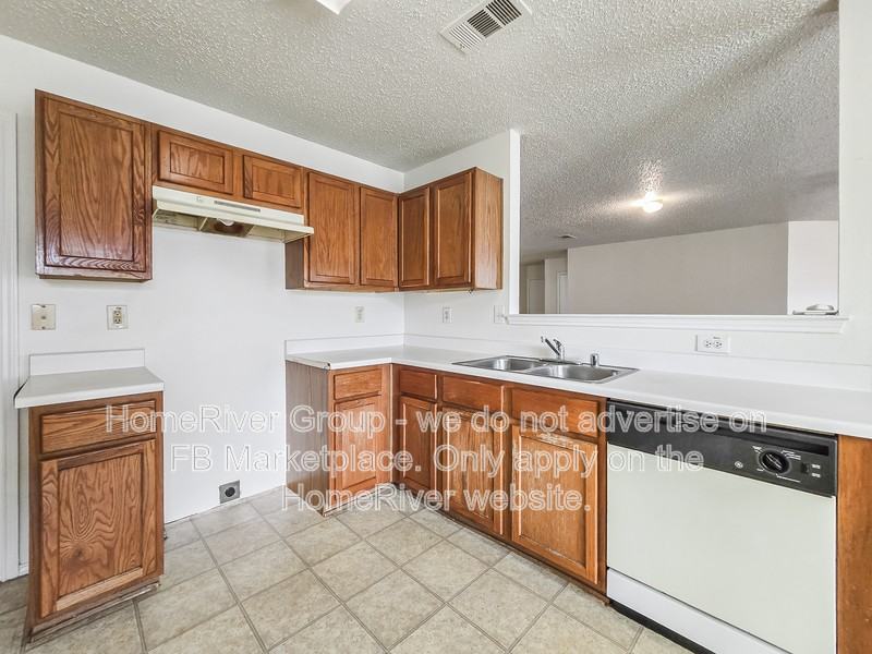 8011 Mosstree Dr - Photo 7 of 21
