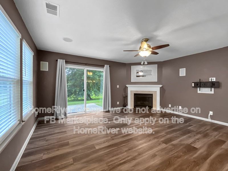 8010 N Elmwood Ave - Photo 2 of 20