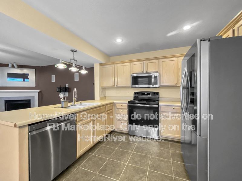 8010 N Elmwood Ave - Photo 5 of 20