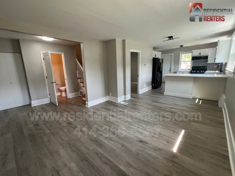 5426 N 41st St - Photo 2 of 33