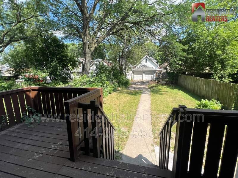 5426 N 41st St - Photo 6 of 33