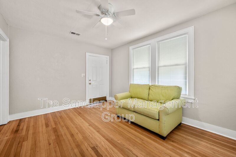 2319 Kent Ave - Photo 2 of 9