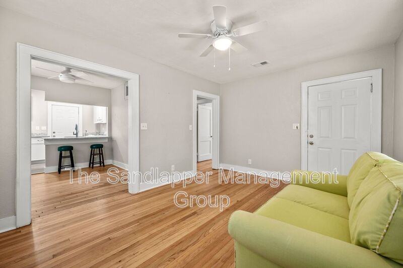 2319 Kent Ave - Photo 3 of 9