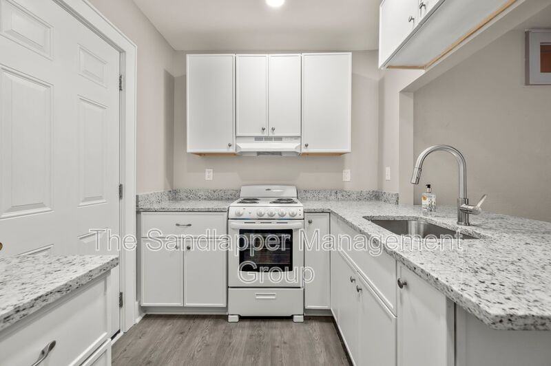 2319 Kent Ave - Photo 5 of 9