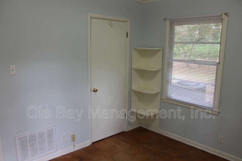 5608 Morlee Dr S - Photo 4 of 11