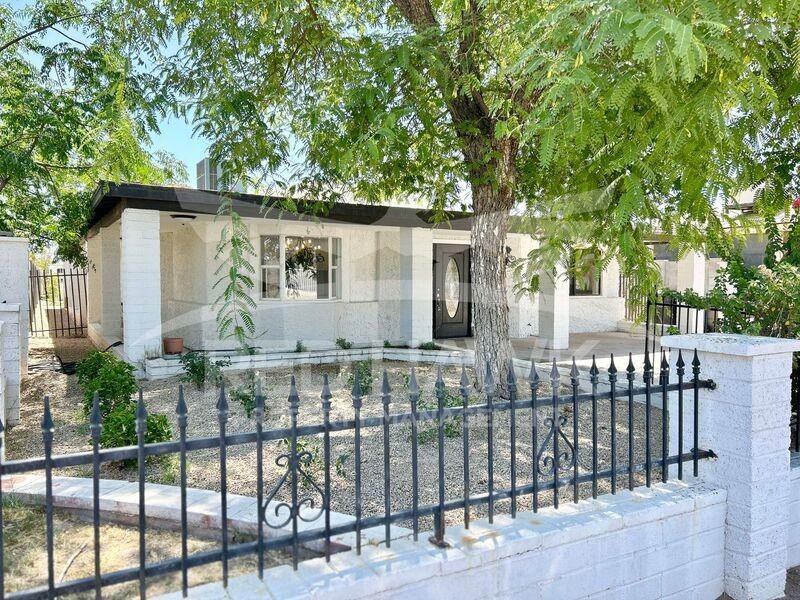 281 S California St - Photo 3 of 31