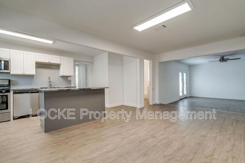 311 Byron St - Photo 6 of 28