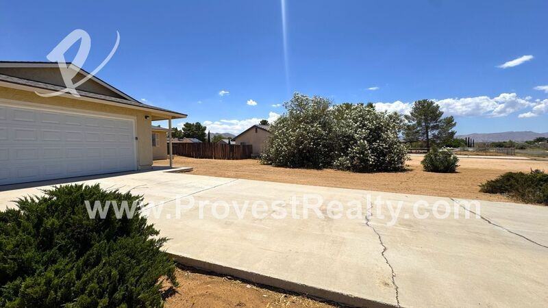 16692 Neenach Rd - Photo 3 of 21