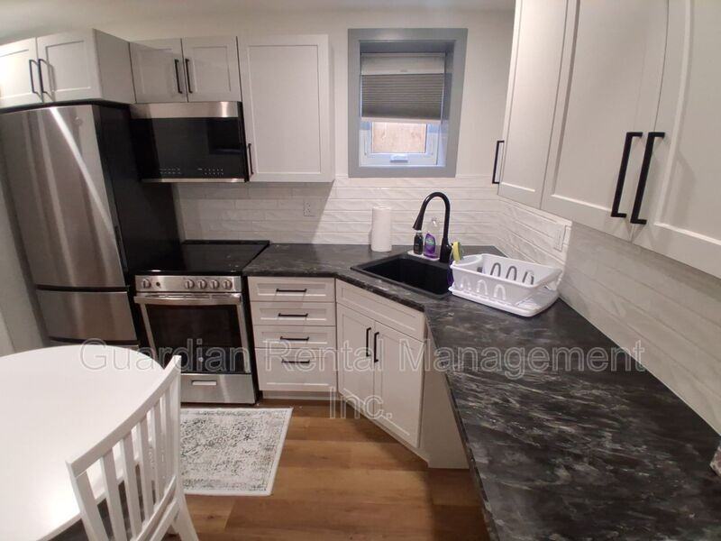 214 Windemere Ave S - Photo 4 of 19