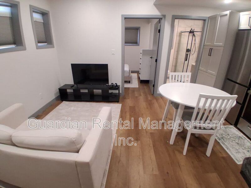 214 Windemere Ave S - Photo 6 of 19