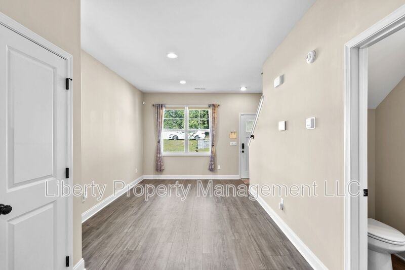 4199 Overhills Rd - Photo 6 of 16