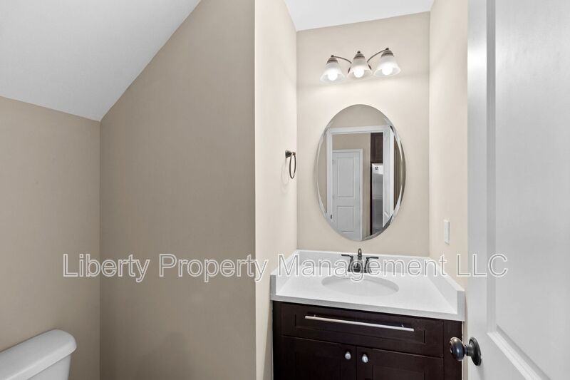 4199 Overhills Rd - Photo 7 of 16