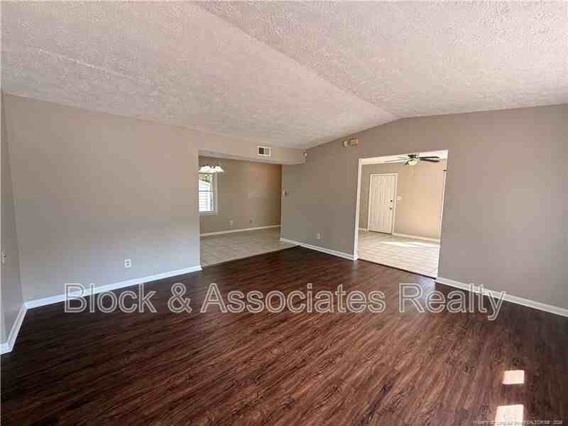 4805 Fellows Ct - Photo 2 of 19