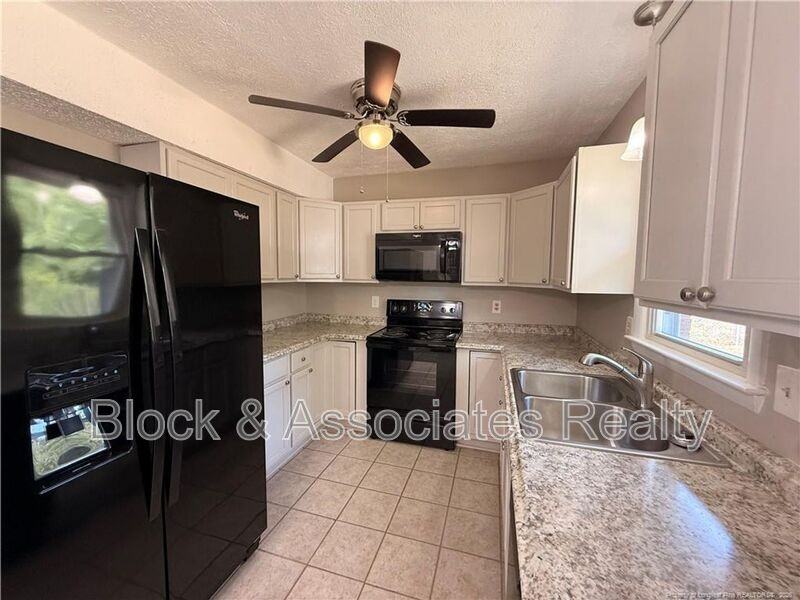 4805 Fellows Ct - Photo 6 of 19