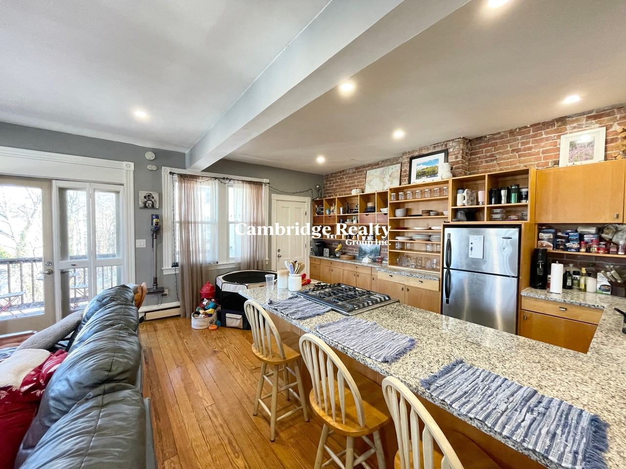 18 Sunset St #3T - Photo 2 of 23