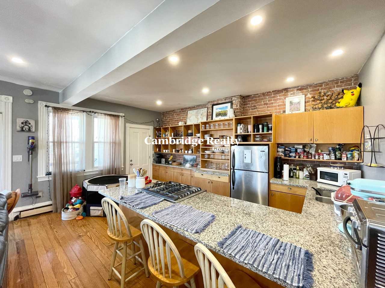 18 Sunset St #3T - Photo 3 of 23