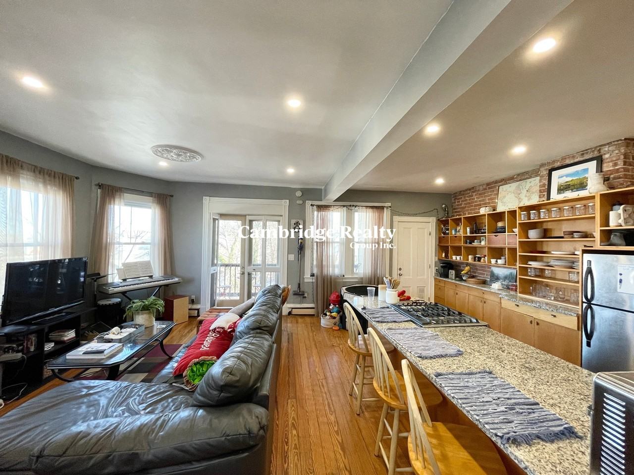 18 Sunset St #3T - Photo 4 of 23