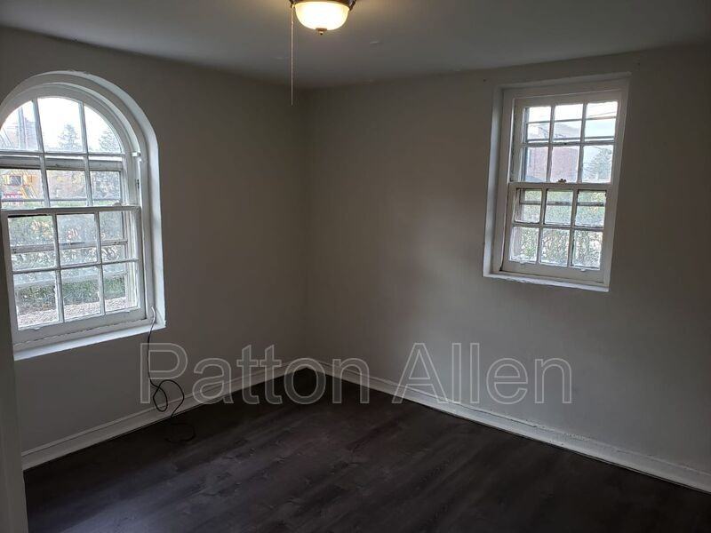 116 E Chestnut St #16 - Photo 3 of 24