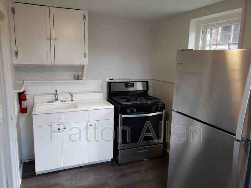 116 E Chestnut St #16 - Photo 4 of 24